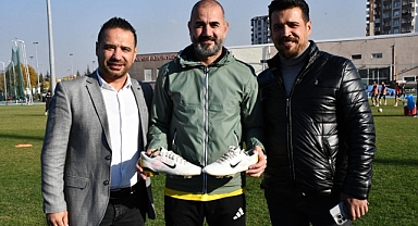 20 yıl sonra yeniden gördü!