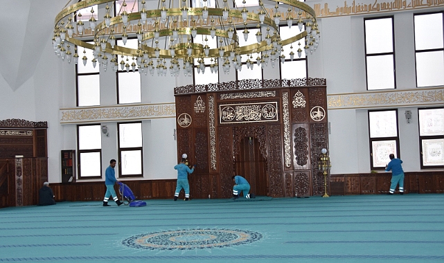 Camilerde temizlik seferberliği