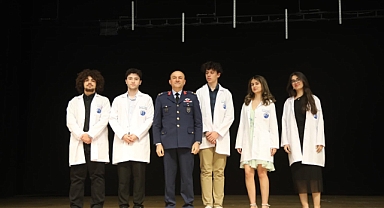 ERÜ Tıp Fakültesi’nde dönem 1 öğrencileri törenle önlük giydi