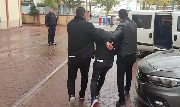 Hırsızlık suçundan aranan şahıs yakalandı