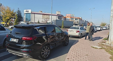 Kayseri’de 5 araç birbirine girdi: 5 yaralı