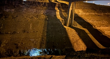 Otomobil 200 metre yükseklikten vadiye uçtu: 1 ölü