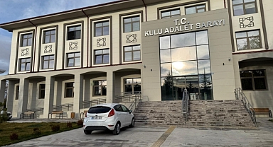 Adliyede çalışan memur ihale bedellerini zimmetine geçirdiği iddiasıyla tutuklandı