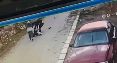 Boşanma aşamasındaki eşini bıçakladı