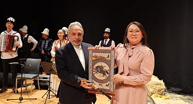 Cengiz Aytmatov'a Talas'ta görkemli anma