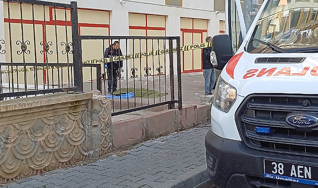 Kayseri'de 8. kattan düşen kadın öldü