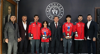 Şampiyon cimnastikçilerden Kabakcı’ya ziyaret