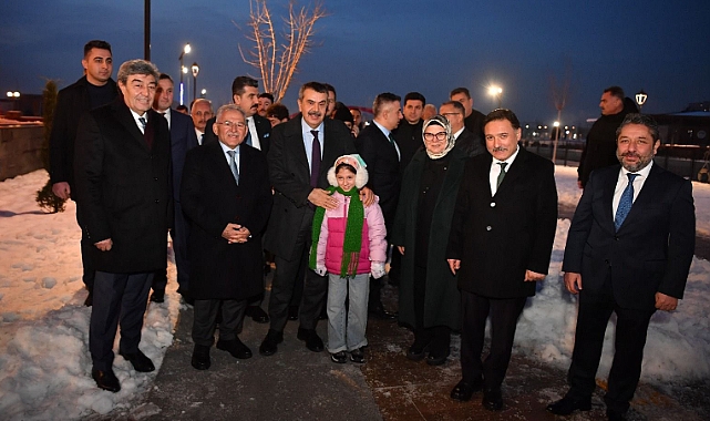 Bakan Tekin Kayseri'de 