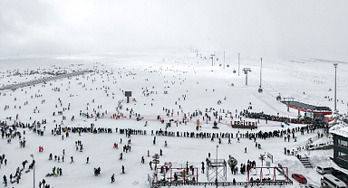 Erciyes sömestirin ilk hafta sonunda 250 bin kişiyi ağırladı