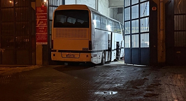 Krikonun kayması ile otobüsün altında kalan tamirci hayatını kaybetti