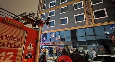 Otel bodrumunda çıkan yangın paniğe neden oldu