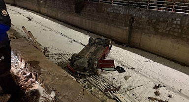 Otomobil kanala uçtu: 1 yaralı