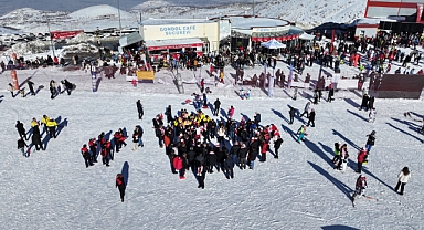 Sarıkamış şehitleri Erciyes'te anıldı
