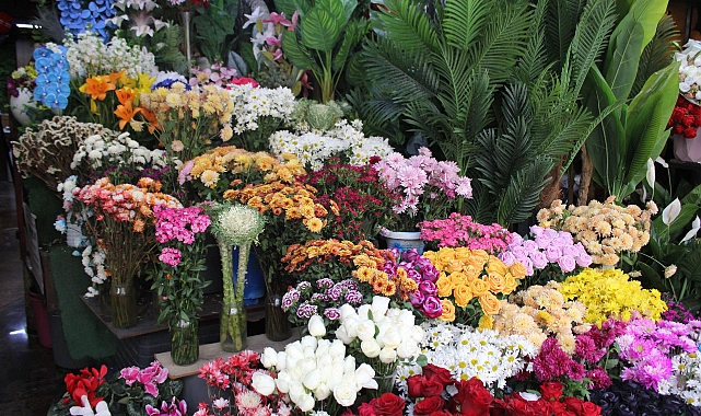 14 Şubat öncesi çiçekçilerde hazırlıklar tamamlandı