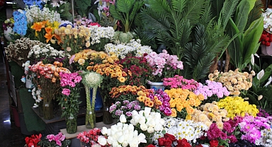14 Şubat öncesi çiçekçilerde hazırlıklar tamamlandı