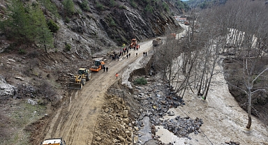 Kayseri-Adana karayolunda selin izleri siliniyor