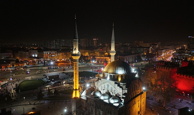 Kayseri'de Ramazan coşkusu ışıklandırmalarla taçlandı