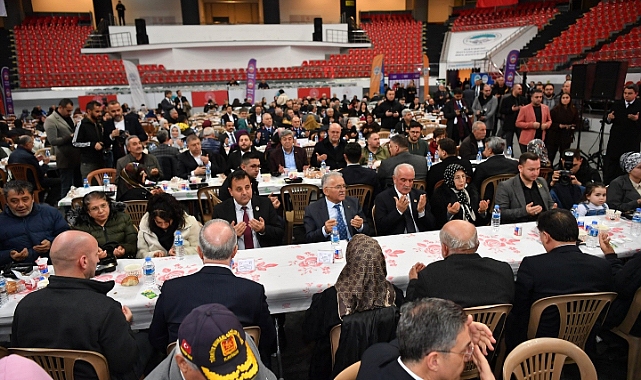 Kayseri protokolü, ilk iftarı şehit aileleriyle açtı