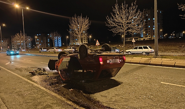 Kontrolden çıkan otomobil ters döndü: 4 yaralı