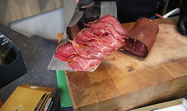 Ramazan sofralarının vazgeçilmezi pastırmada fiyat aralığı 1800 ile 4 bin 500 TL arasında 