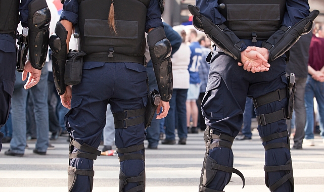 Suç örgütü operasyonunda şüpheli, polislere ateş açtı: 1 polis yaralı