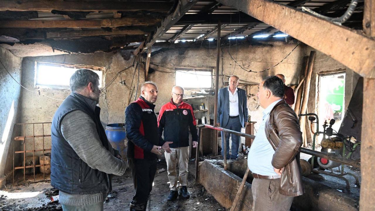 Tarım İl Müdürü Saklav’dan hayvanları yangında telef olan besiciye ziyaret