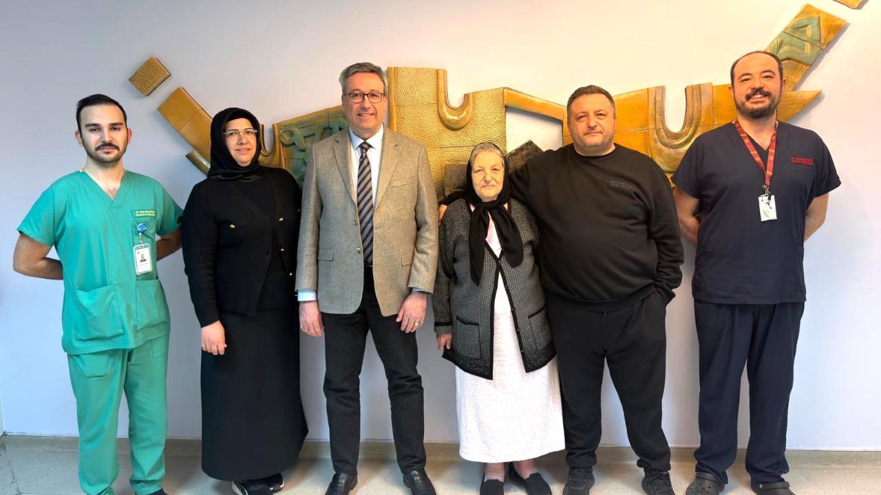 Vücudundan 3,7 kiloluk tümör çıkartıldı!